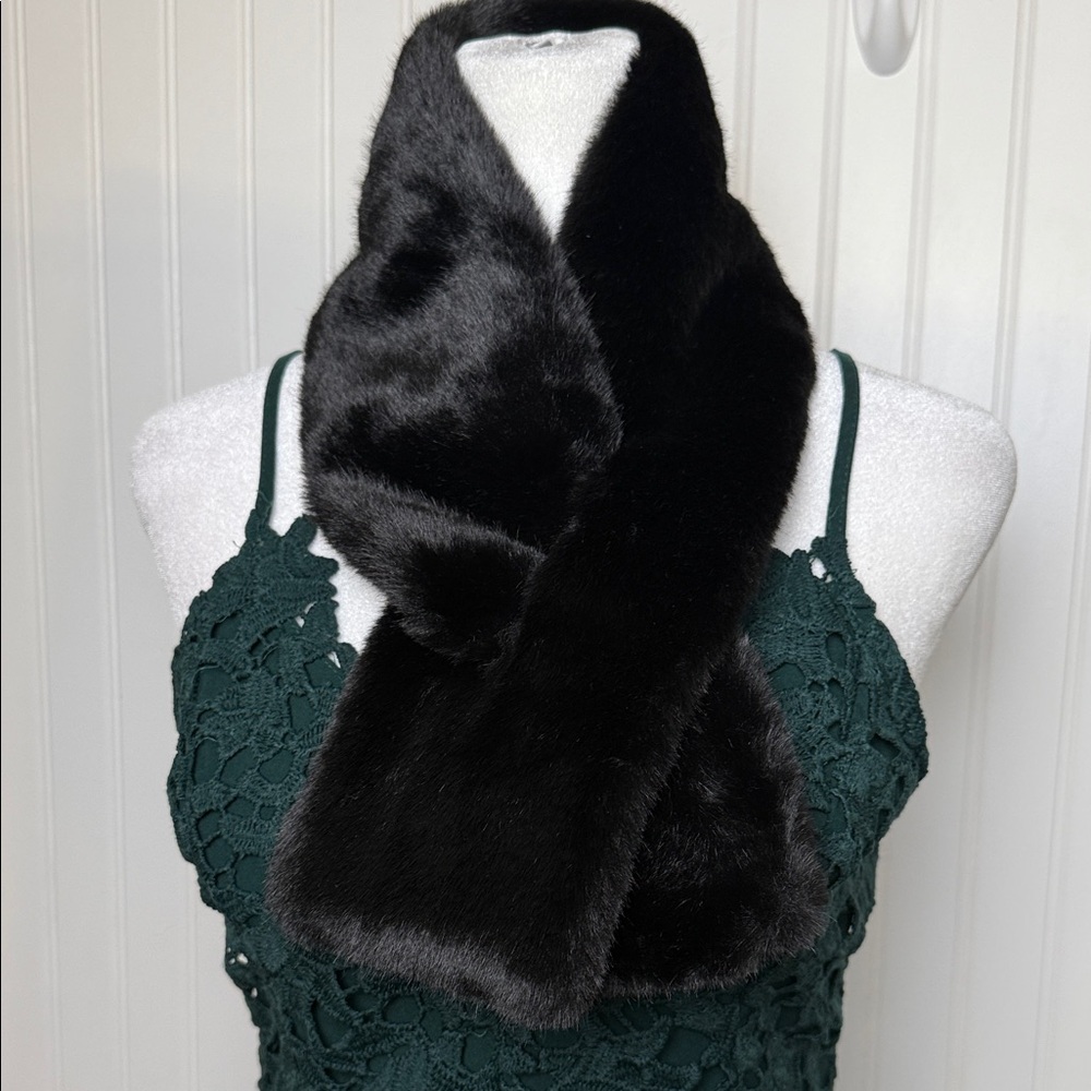 Elegant Black Faux Fur Scarf